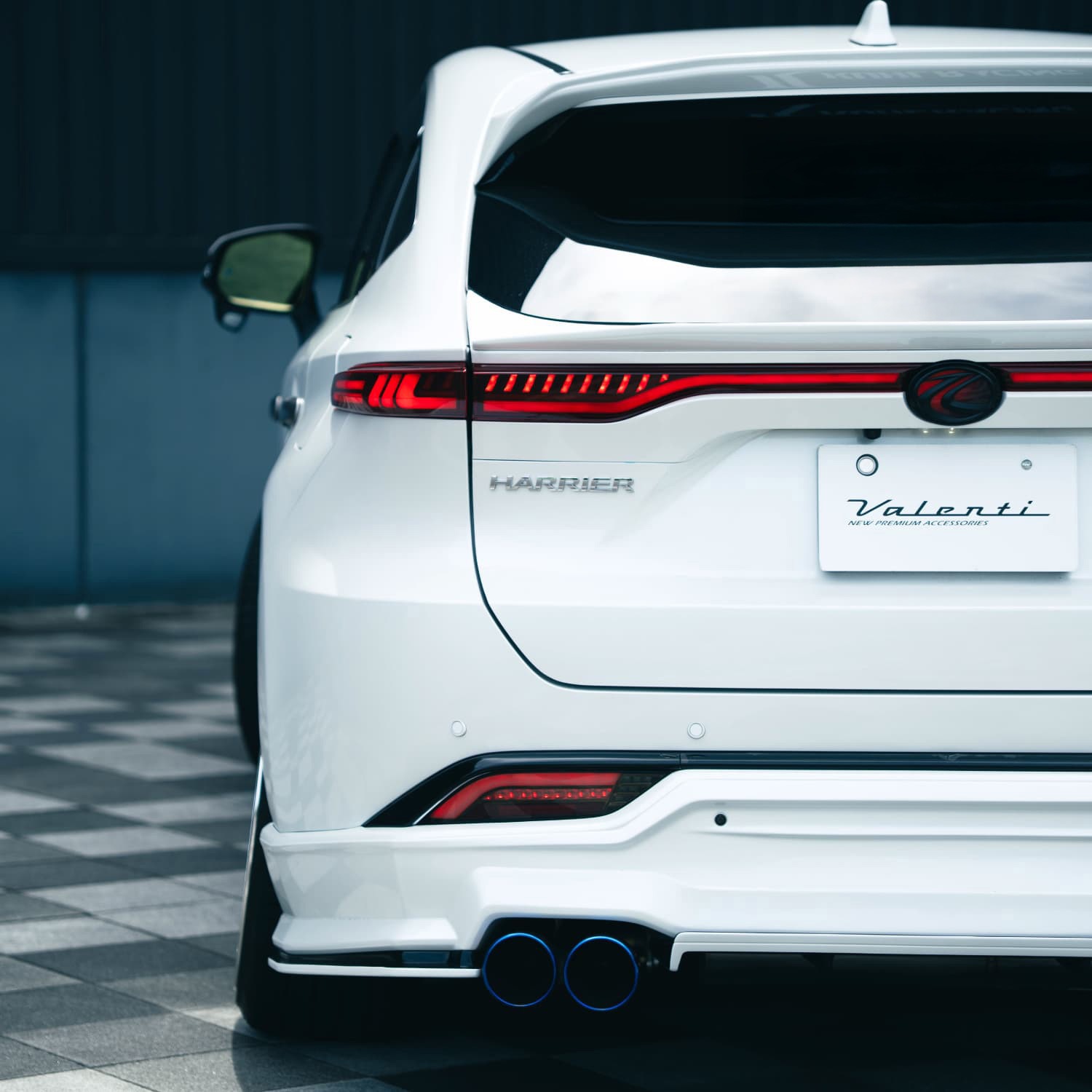 【補修用・片側のみ】Valenti ヴァレンティ トヨタ ハリアー 80系 ジュエルLEDテールランプULTRA タイプ2 アッパー（上側）のみ OEA シーケンシャル 流れるウインカー 1年保証 レッドレンズ／グロスブラック【TT80HAU2-RG-1】