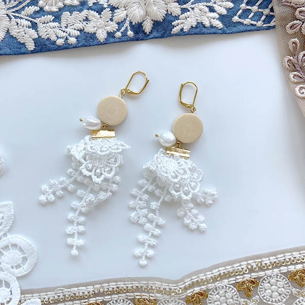 8cm幅 ケミカルレース 光沢レース ピアス イヤリング アクセサリーパーツ 輸入リボン 営業日即日発送 