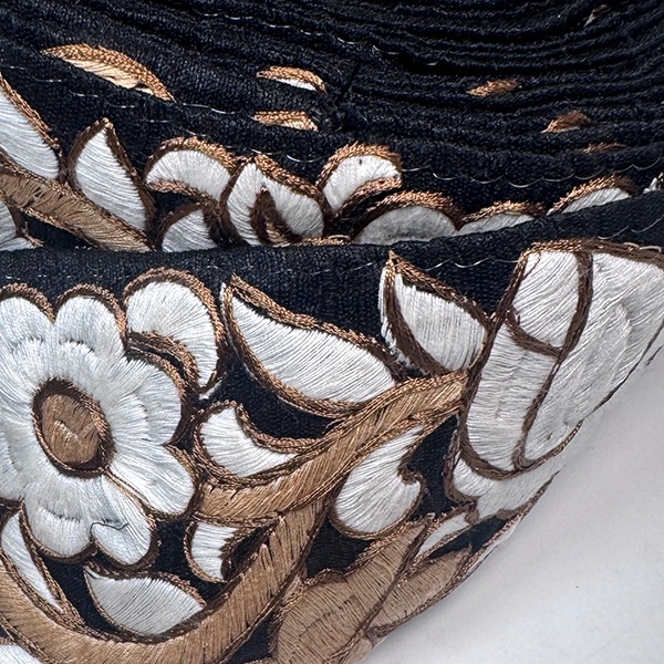 8cm幅 花柄刺繍太幅リボン がま口財布作り インド織りリボン ボタニカル模様 フラワーリボン 和装帯ロール  営業日即日発送 