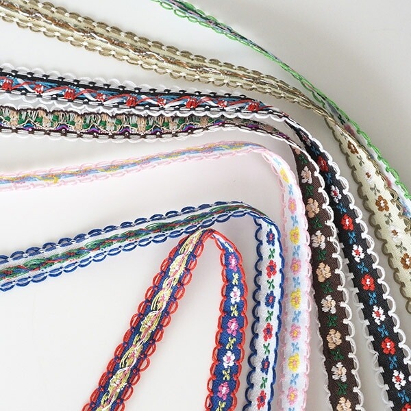 裂き布リボン レトロ柄 みすぼらしい 