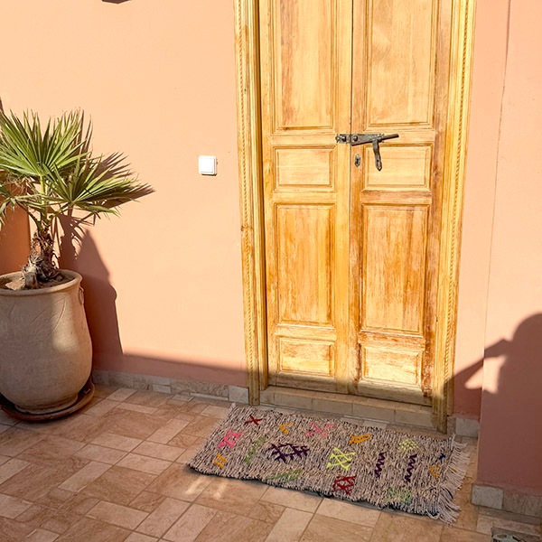 モロッカンラグ 手織りウール ぬくもり モロッコカーペット グローウィ キリム ラグマット ベルベル族 ベニワレン 絨毯 玄関キッチンリビング用マット 営業日即日発送【ワールデザインmakiras】