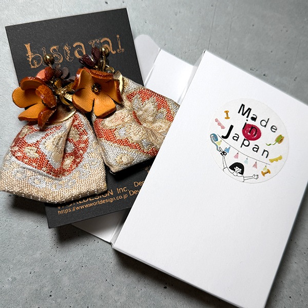 日本製 和柄 アップサイクルアンティーク帯使用 日本製お花レザー 帯ピアスイヤリング フラワー小物 和装 七五三 成人式 着物 大人布アクセサリー【※卸対象外製品】【ギフト】【ワールデザインmakiras】