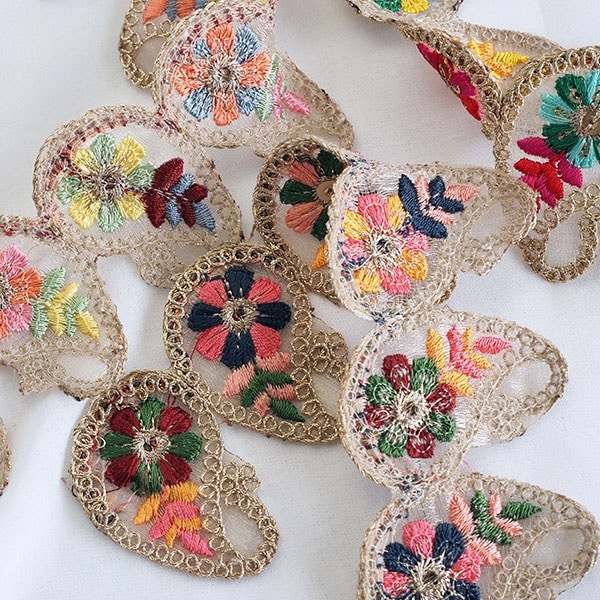 5cm幅 ペイズリーモチーフリボン スパンコール刺繍 ボタニカル花柄インド刺繍リボン 衣装デコレーション資材 営業日即日発送