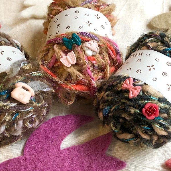 モヘアウールアクリル混合引き揃え糸毛糸玉25g  中太糸トルコ製ツイスト毛糸 編み物 ラッピングリボンハンドメイドニットポーチ制作 かぎ針編み 指編み あみぐるみ 営業日即日発送 【ワールデザインmakiras】