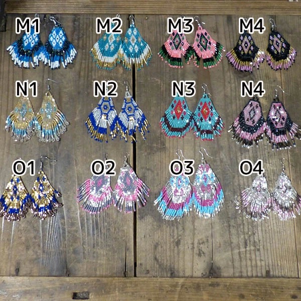 ハンドワークビーズピアス ネイティブ柄 インディアンアクセサリー ビーズネックレス ビーズバレッタ ビーズコサージュ チャーム 営業日即日発送 