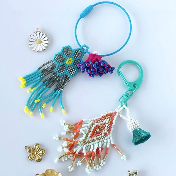 ネイティブ柄ハンドワークビーズピアス2個セット オルテガ柄 ビーズアクセサリーチャーム作り インディアンボヘミアンエスニックアクセサリー販売 営業日即日発送 