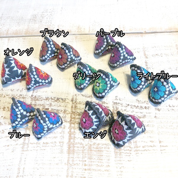 2個セット モン族刺繍ワッペン三角クッションパーツ ピアスヘアゴムアクセサリーパーツ てしごと チェンマイ クロススティッチ雑貨 営業日即日発送 