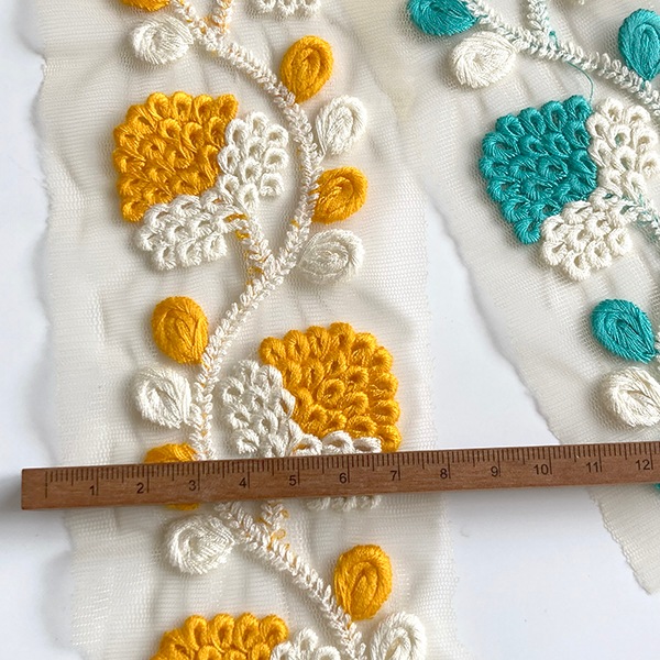 ぷっくり立体フラワー刺繍の高級感あふれるインド刺繍リボン。 推し活