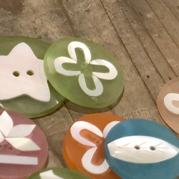 2cm前後 天然高瀬貝ボタン ナチュラルシェルボタンパーツ シェルパーツ 天然シェルアクセサリー アクセサリーパーツ 営業日即日発送