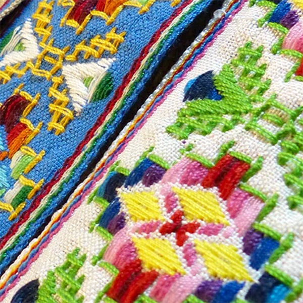 4.5cm幅 ネイティブ柄刺繍リボン ショルダーテープ オルテガ柄手芸用テープ ギターストラップ作り カメラチェーン 推しワッペンベースストラップ 太幅チロリアンテープ 営業日即日発送営業日即日発送 