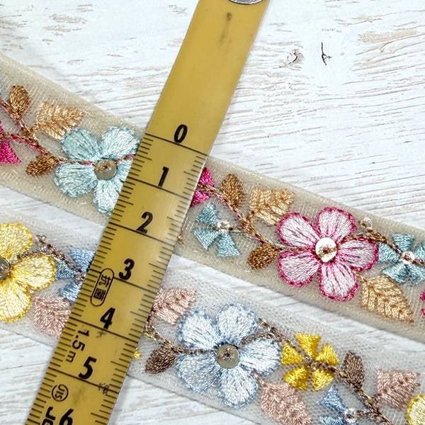 2.2cm幅 チュール刺繍リボン 花柄 刺繍レース フラワー刺繍 チュールレース インド刺繍リボン 花モチーフレーステープ ハンドメイド資材 ヘアアクセサリー バッグ衣装 装飾 手芸材料 営業日即日発送 [ワールデザインmakiras 全商品商用可 リボンレース卸]