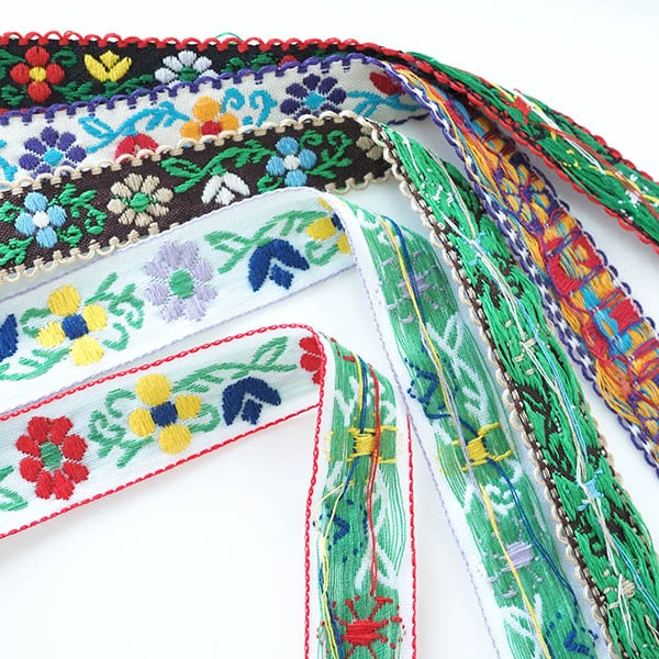 1.5cmから2cm幅 カラフル細幅チロリアンテープ お花刺繍リボン レトロ柄花柄チロルテープ カメラチェーン 手芸用リボン最安値 営業日即日発送