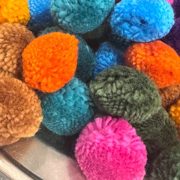 10個セット タイシルクコットンポンポンパーツ カラフルモン族ハンドメイドボンボンパーツ ハンドメイドキッドDIY 営業日即日発送 
