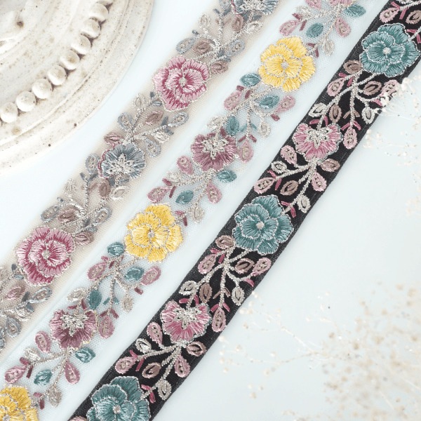 3cm幅 バラ柄インドチュール刺繍リボンショルダーストラップ作り  簡単ぬい服ドレスハンドメイド用リボン 推しぬい材料 和柄和装髪飾り作り インドリボン販売  営業日即日発送 