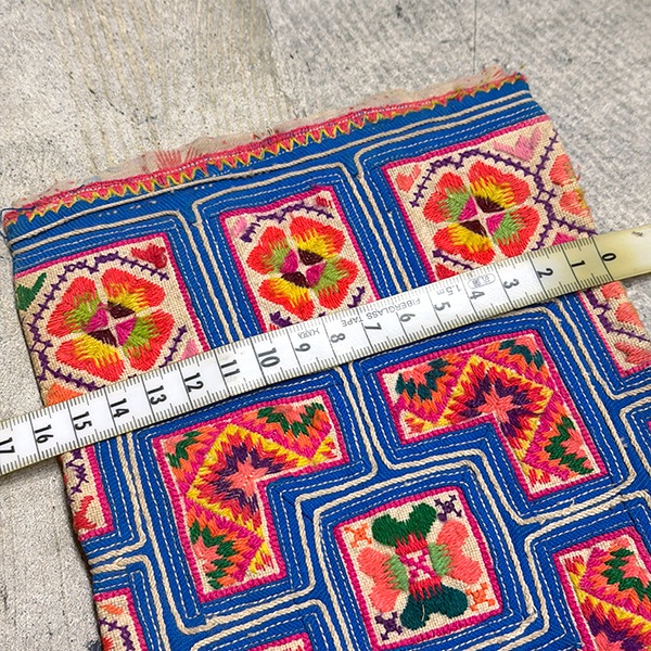 モン族ビーズ付き刺繍生地 手刺繍生地 アンティーク布 タペストリー 壁面装飾デコレーションボード アクセサリー小物作り インテリアパーツ 営業日即日発送 