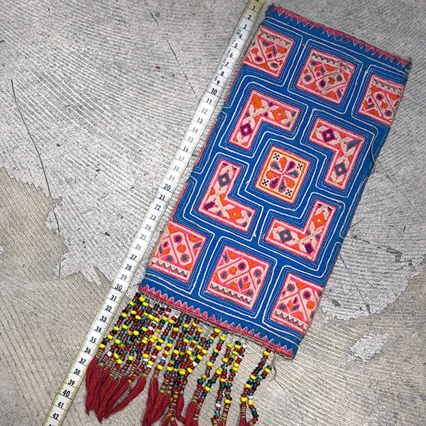 モン族ビーズ付き刺繍生地 手刺繍生地 アンティーク布 タペストリー 壁面装飾デコレーションボード アクセサリー小物作り インテリアパーツ 営業日即日発送 