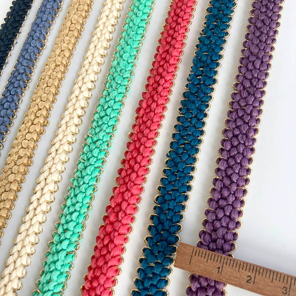 1.3cm幅 編み込みブレード リボンテープ ゴールドラメ ブレードリボン ケミカルレース風 刺繍ブレード 手芸資材 ハンドメイドパーツ カルトナージュ デコパージュ バッグ装飾 ヘアアクセサリー スマホショルダー 推し活 韓国 バレエコア営業日即日発送[ワールデザインmakiras 全商品商用可 リボンレース卸]