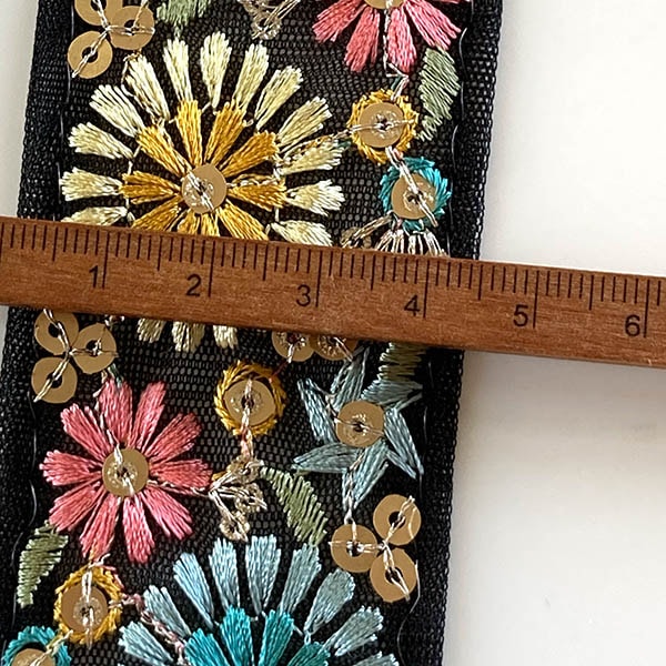 約4.5cm幅 スパンコールたっぷり ゴージャス花柄インド刺繍チュールリボン 営業日即日発送