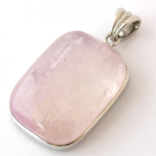 上質クンツァイト　シルバーペンダント