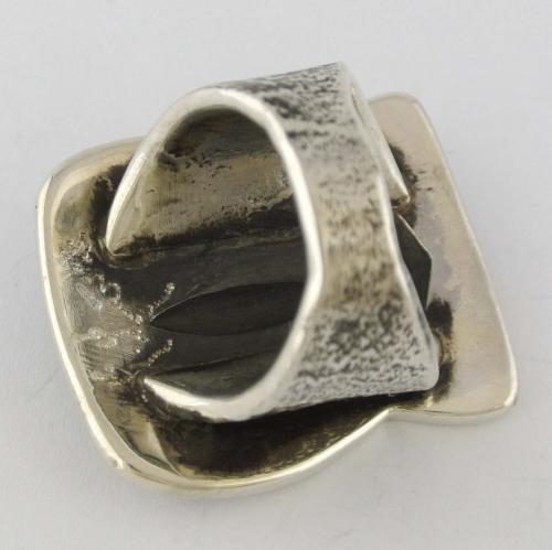 リンドンツォーシー バグ ペンダント｜マライカ公式通販 - アクセサリー 