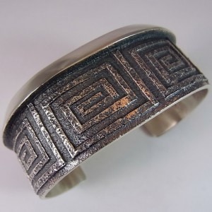 144mm アーロンアンダーソン トゥファキャスト バングル｜マライカ公式通販