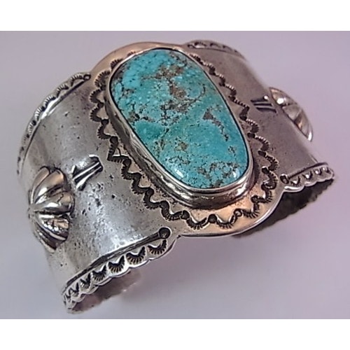 Lyndon Tsosieリンドンツォーシーのバングル｜マライカ公式通販