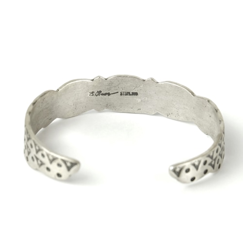 131mm ボーリーブス スタンプワーク クロス バングル｜マライカ公式通販