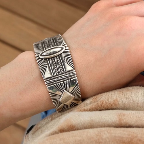 ロンべドニー バングル Begin 7月号掲載 140mm ロンベドニー チゼルワーク バングル