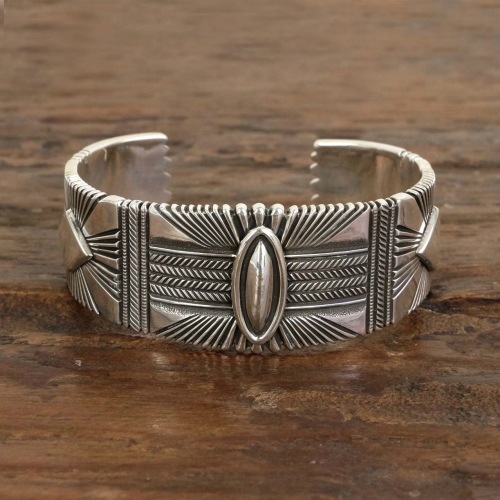 143mm ロンベドニー スタンプワーク バングル｜マライカ公式通販