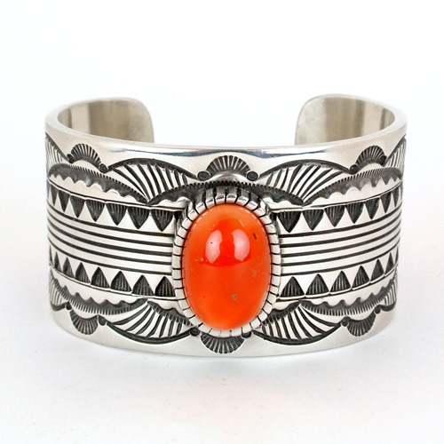 インディアンジュエリー　 ナバホ族　テリー・マルチネス　 コーラル　バングル 143mm テリーマルチネス コーラル バングル｜マライカ公式通販