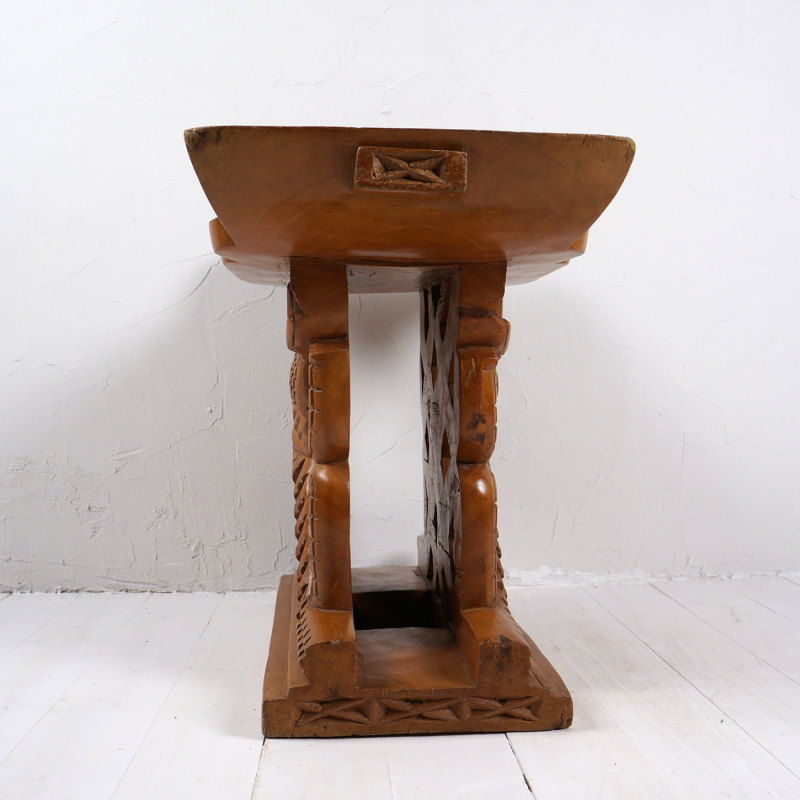 アシャンテ族ハンドメイドスツール 【送料1000円込】｜マライカ公式通販