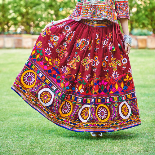 ミラーワーク刺繍｜インドの民芸品｜マライカ公式通販