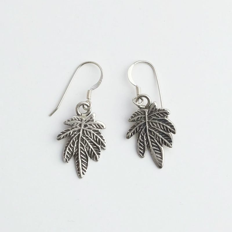 カレンシルバーピアス 【メール便可】