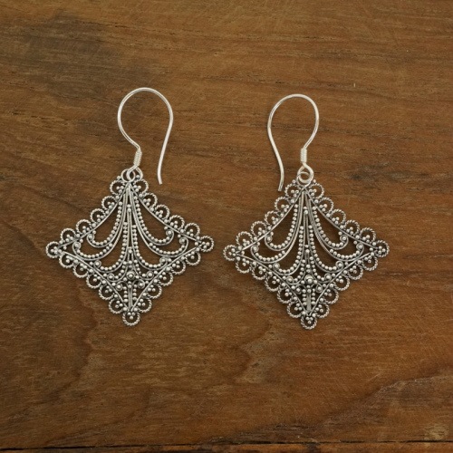 マジカルデザイン シルバーピアス チベッコツ マジカルデザイン