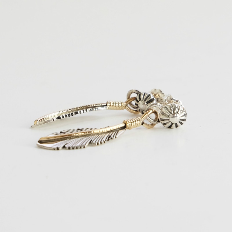 ハーヴィーメイス 12KGF フェザー ピアス｜マライカ公式通販