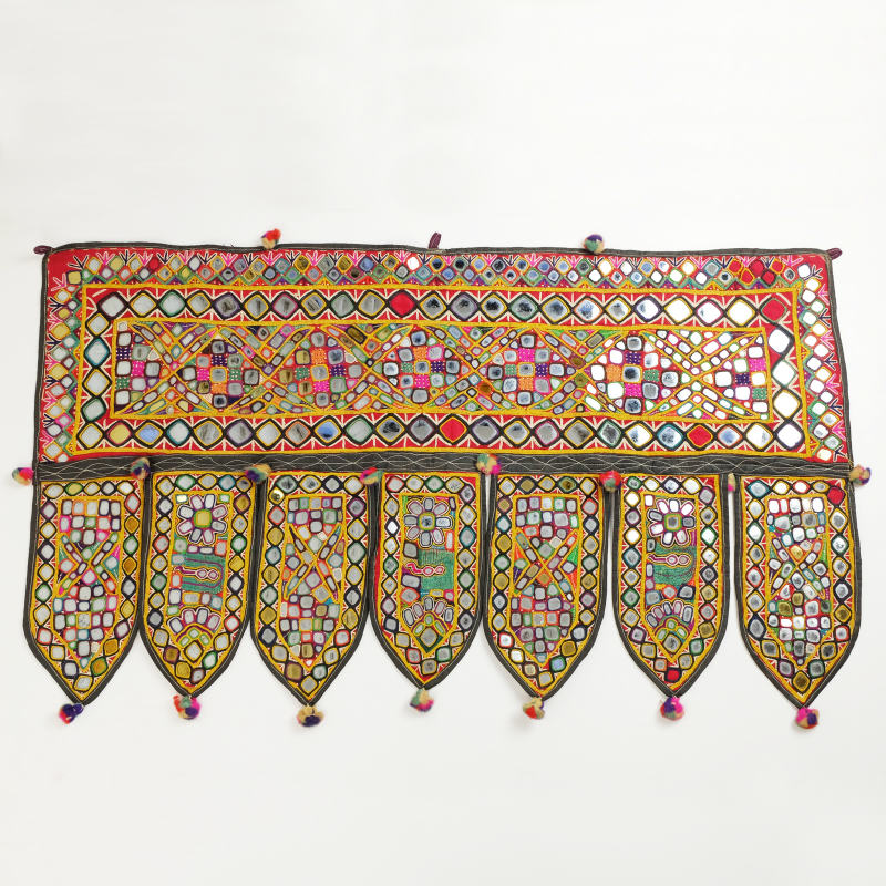 ラバリ族トーラン　95cm×52cm
