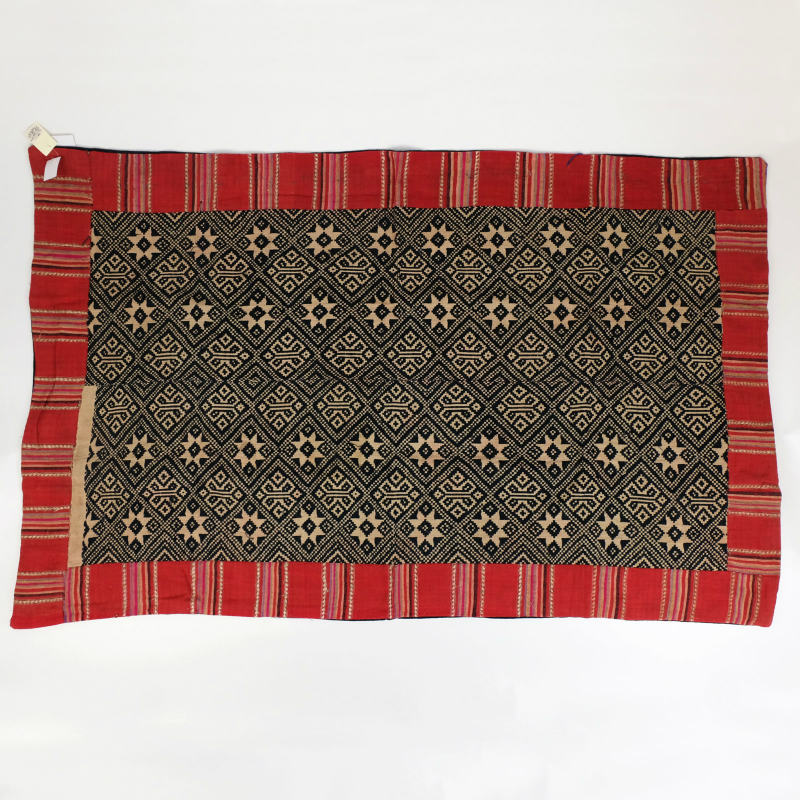 タイ　少数民族手織りタペストリー モン族手刺繍タペストリー ブラック | ルンピニー