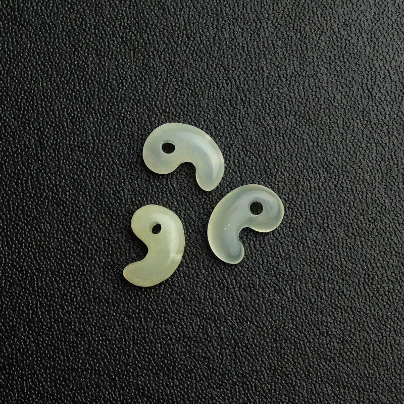 古代勾玉10mm ネフライト 【メール便可】｜マライカ公式通販