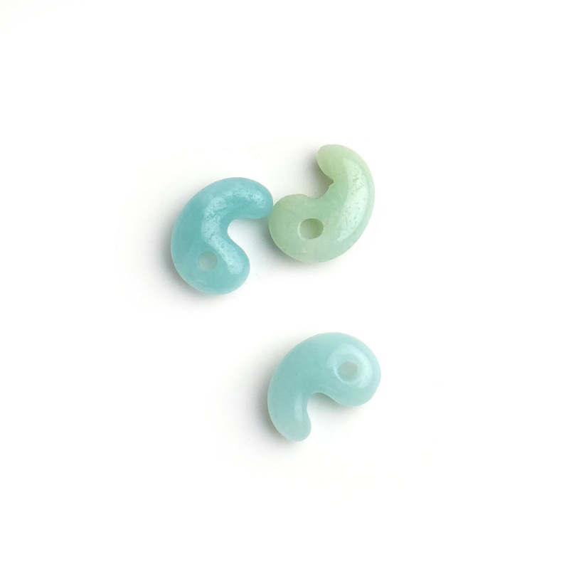 古代勾玉10mm アマゾナイト 【メール便可】｜マライカ公式通販