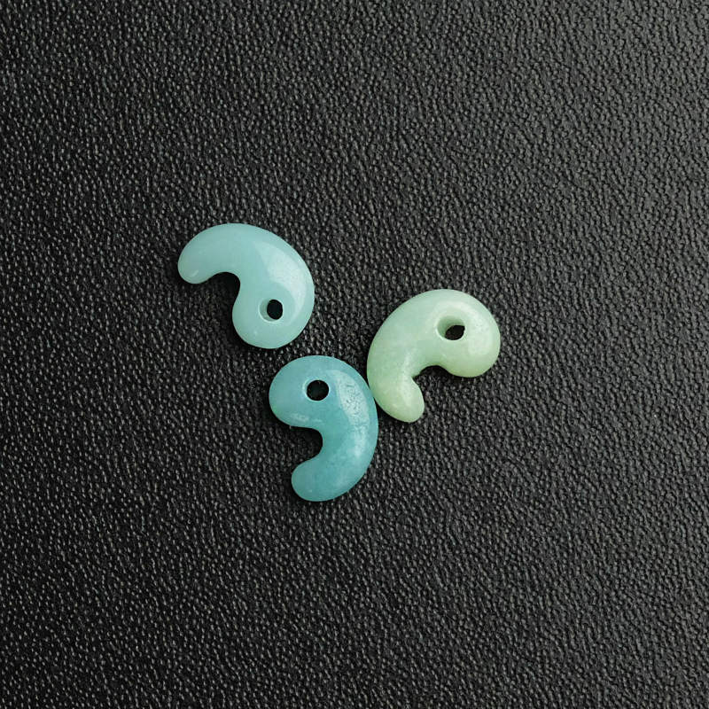 古代勾玉10mm アマゾナイト 【メール便可】｜マライカ公式通販