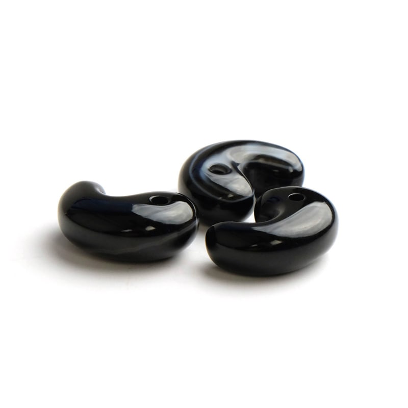 古代勾玉20mm ブラックオニキス 【メール便可】｜マライカ公式通販