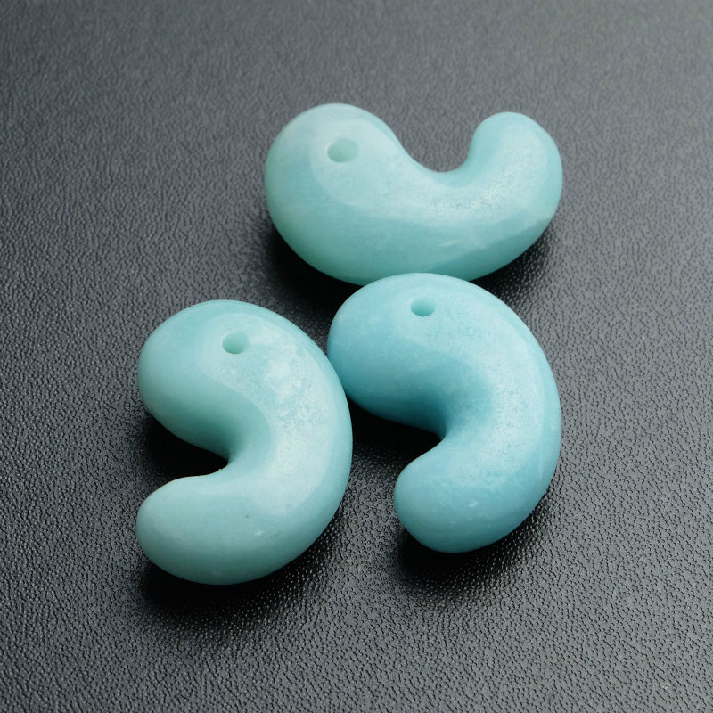 古代勾玉30mm アマゾナイト 【メール便可】｜マライカ公式通販