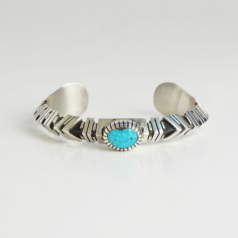 アイゼヤオルティスバングル