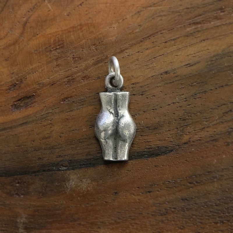 ”妊娠・安産”　おしり　シルバーミラグロペンダント 【メール便可】