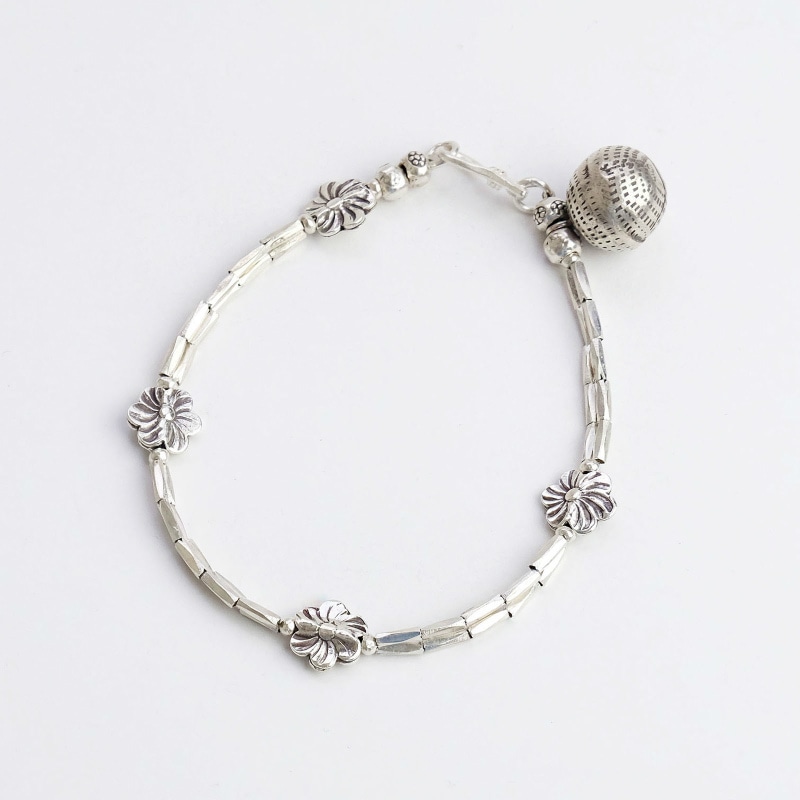 カレンシルバーバングル