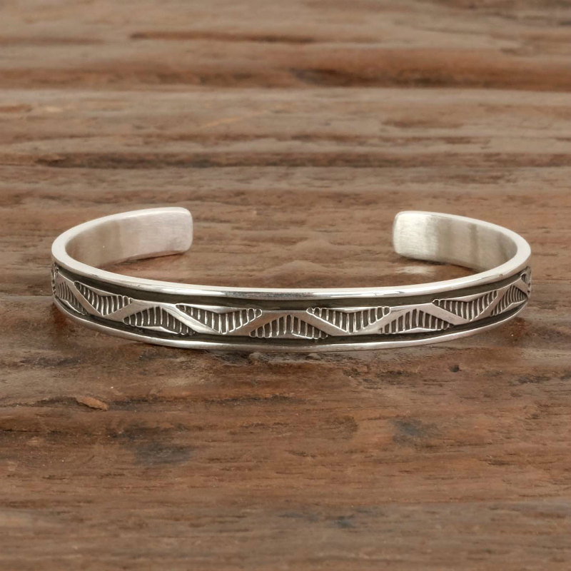 146mm ブルースモーガン スタンプワーク バングル｜マライカ公式通販