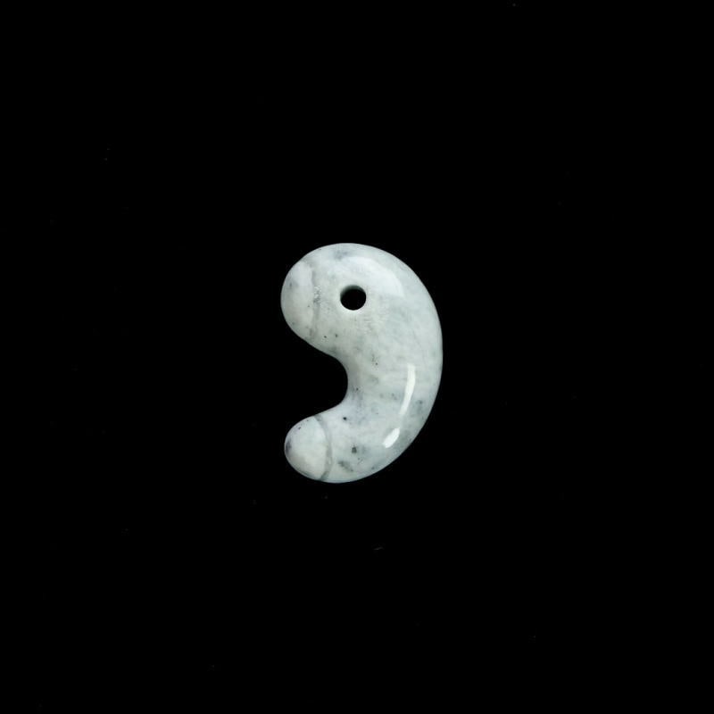 糸魚川翡翠古代勾玉 20mm （原産地証明書付）【メール便可