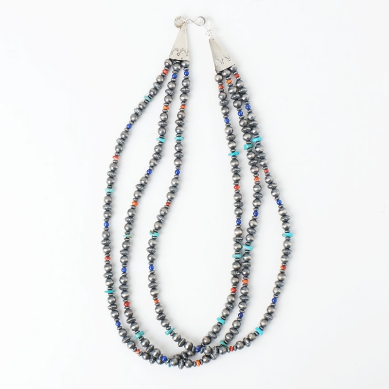 ナバホ族 Reva Goodluck ナバホパール×ストーンビーズ 3連ネックレス