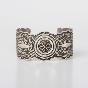 145mm ディレインリーブス スタンプワーク バングル｜マライカ