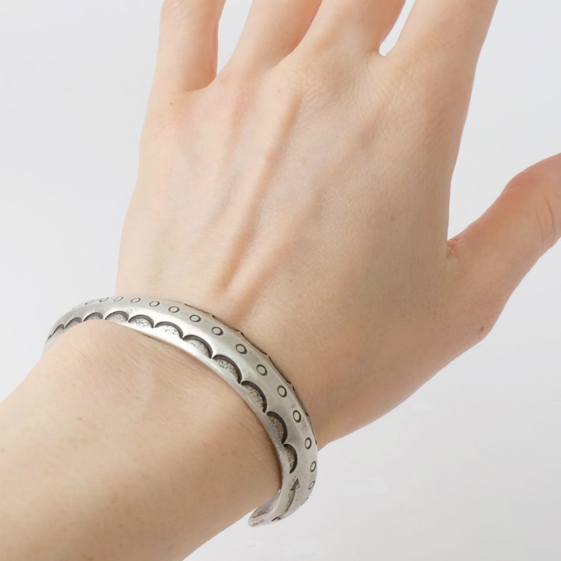 156mm ファルコントレーディング スタンプワーク バングル｜マライカ